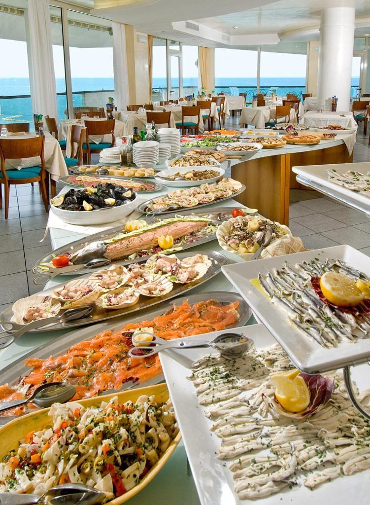 Hotel Majestic Gabicce Mare Luaran gambar